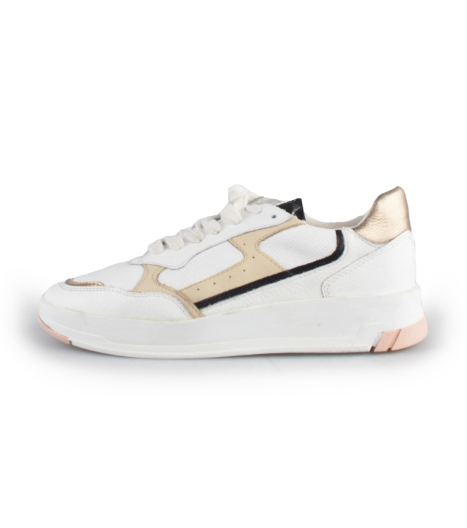 Omoda Sneakers