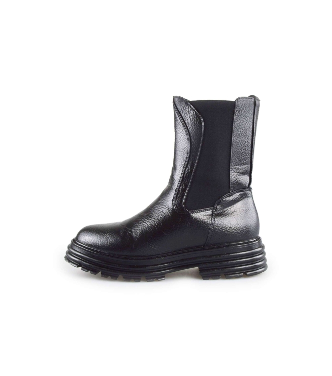 DSTRCT Chelsea boots