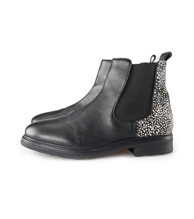 Maruti Chelsea boots