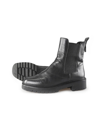 Tamaris Chelsea boots