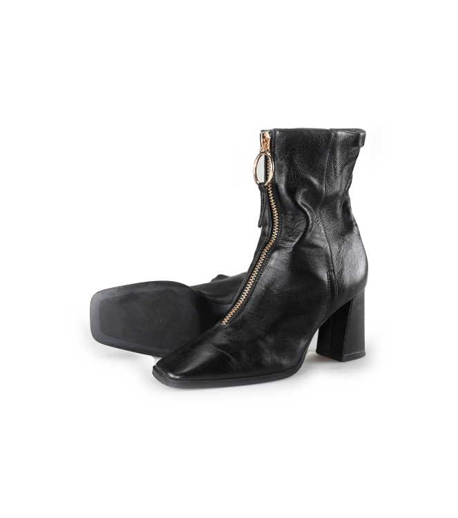 Lola Cruz Enkellaarzen