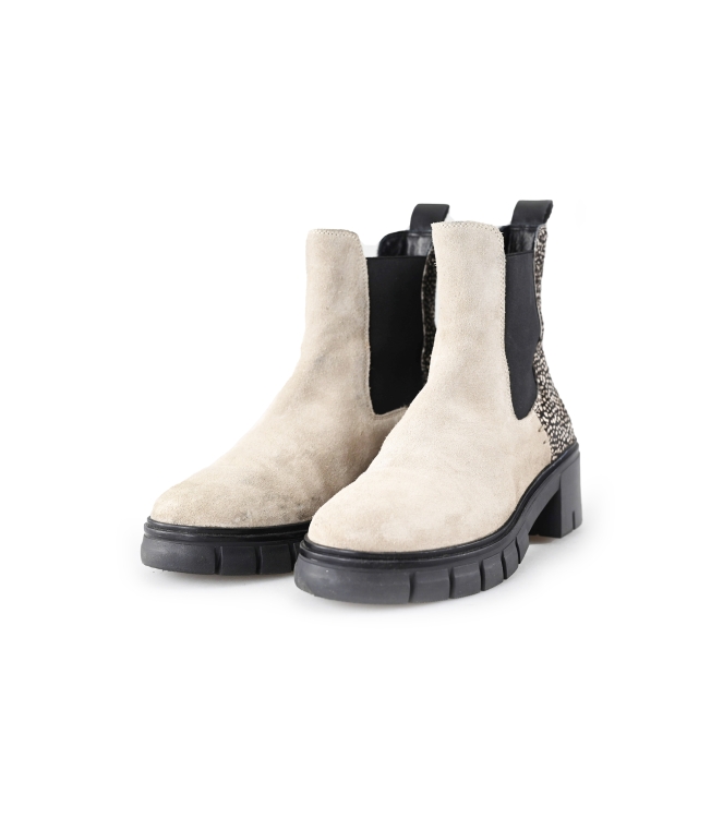 Maruti Chelsea boots