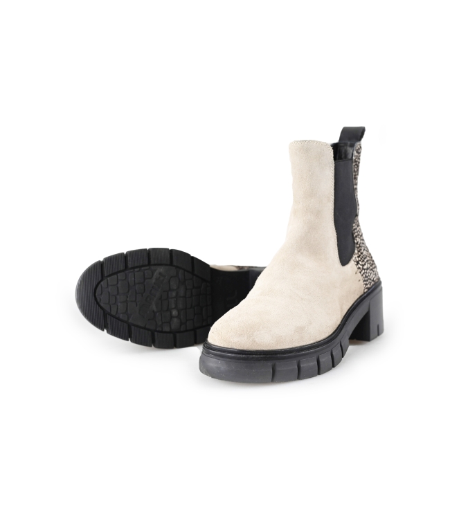 Maruti Chelsea boots