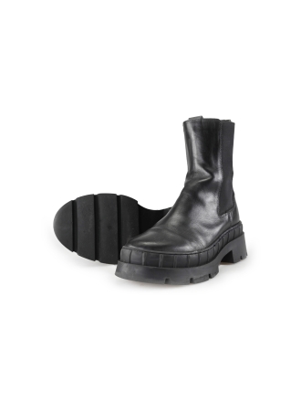 Omoda Chelsea boots