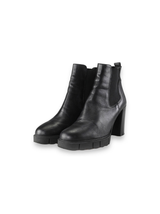 Tamaris Chelsea boots