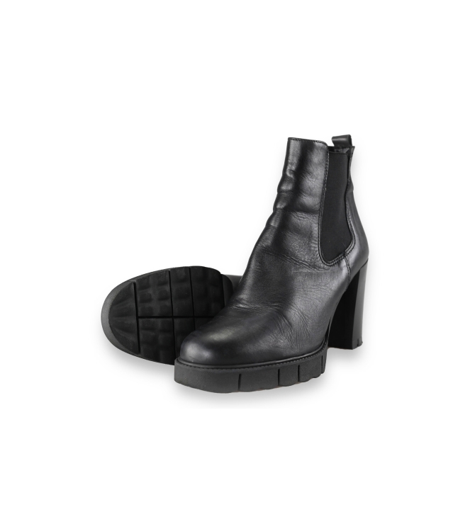 Tamaris Chelsea boots