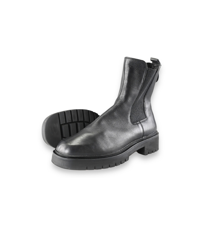 Tamaris Chelsea boots