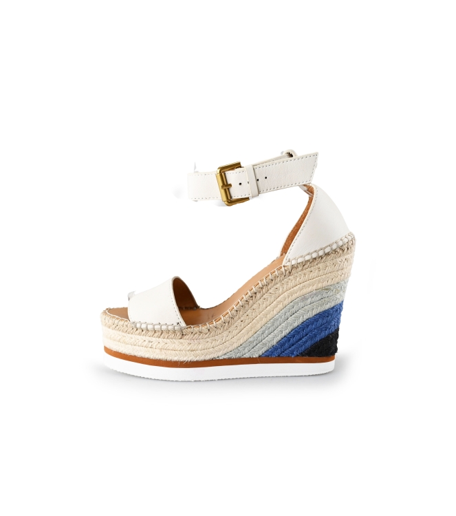 See by Chloe Sleehakken