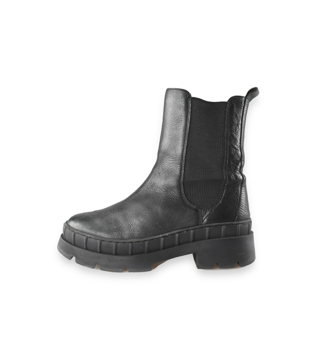 Omoda Chelsea boots