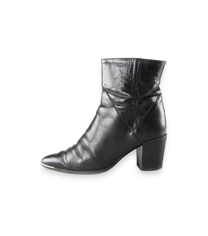 Lina Locchi Enkellaarzen