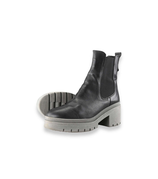 Tamaris Chelsea boots