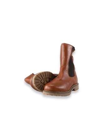 Travelin Chelsea boots