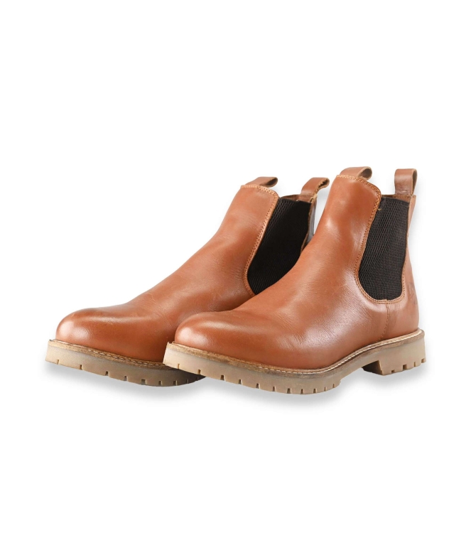 Travelin Chelsea boots
