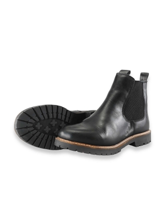 Travelin Chelsea boots