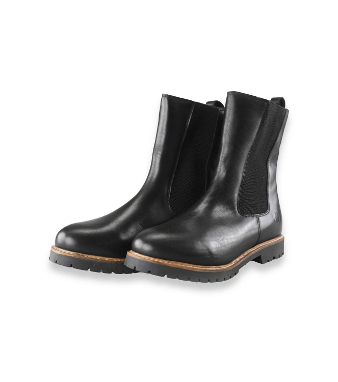 Travelin Chelsea boots