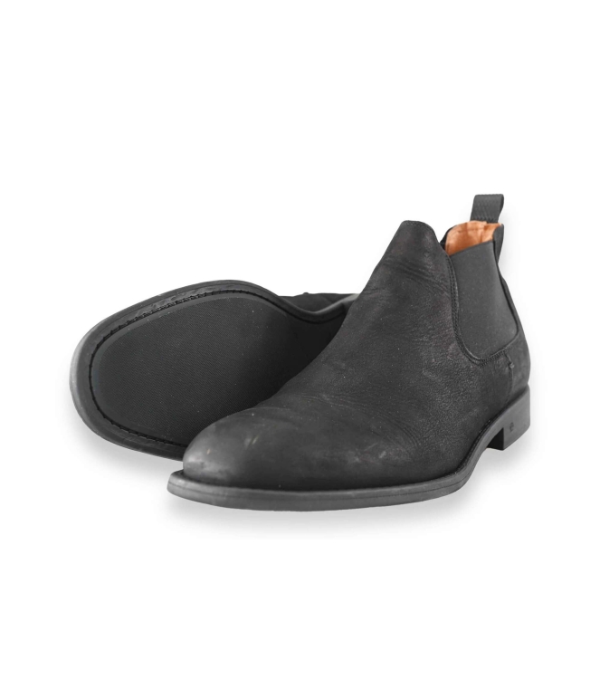 Travelin Chelsea boots