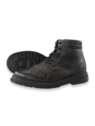 Outfielder Veterboots