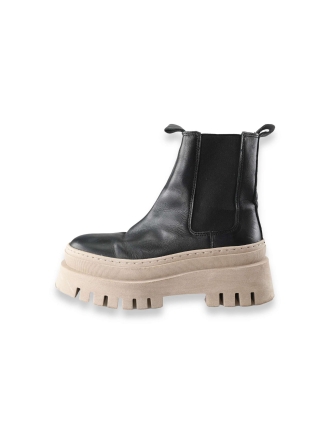 Tamaris Chelsea boots