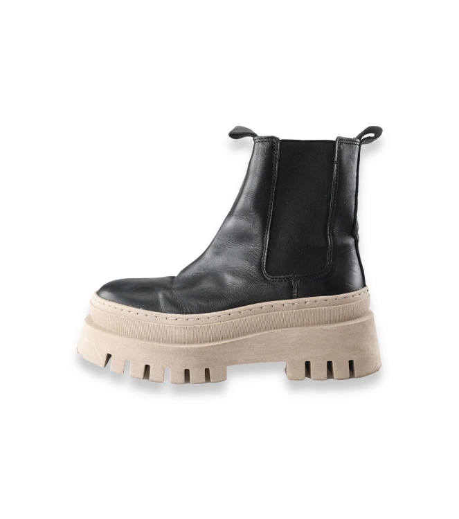 Tamaris Chelsea boots