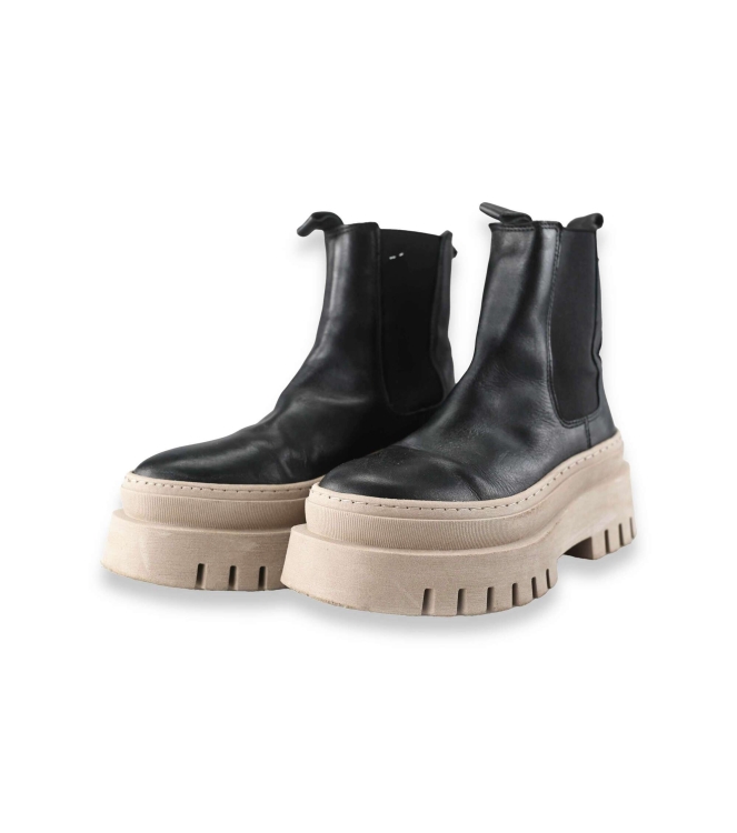 Tamaris Chelsea boots
