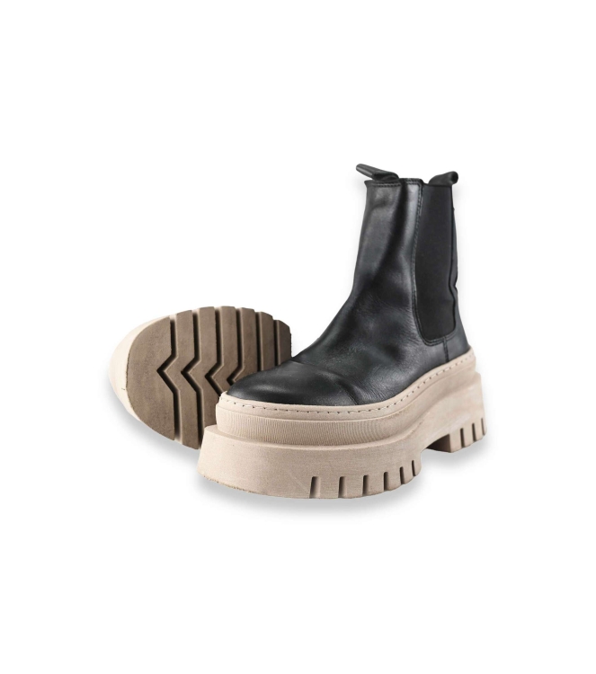 Tamaris Chelsea boots