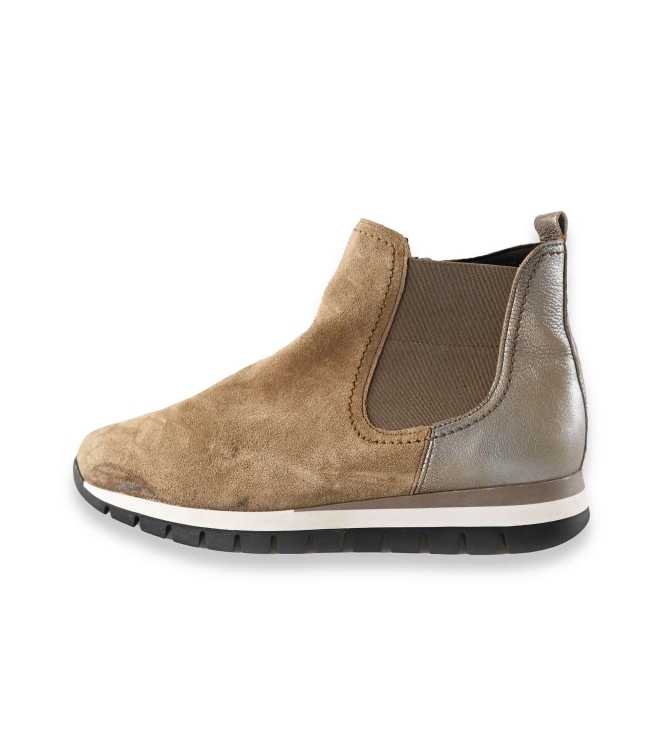 Gabor Chelsea boots