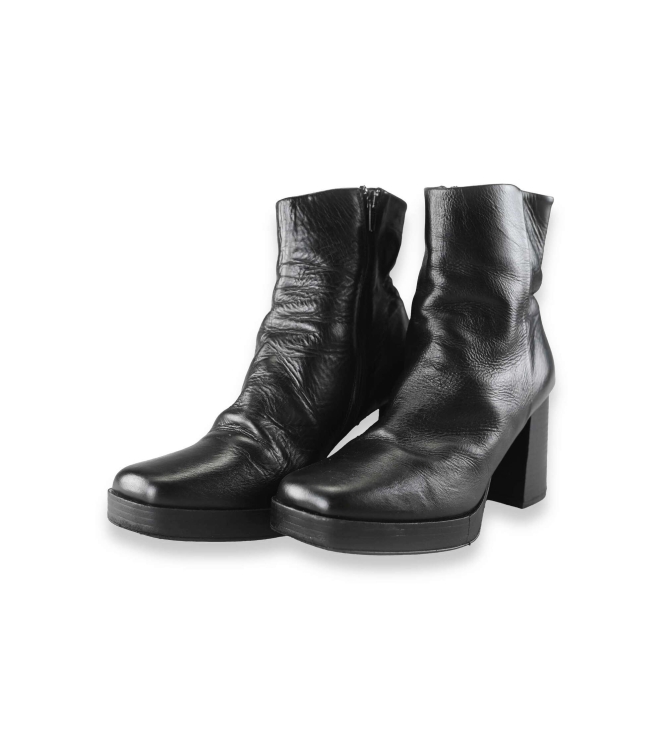 Lina Locchi Enkellaarzen