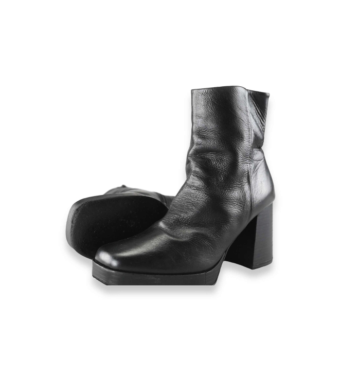 Lina Locchi Enkellaarzen