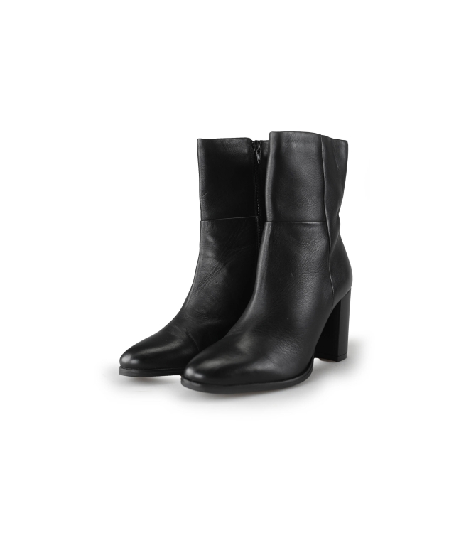 Lina Locchi Enkellaarzen