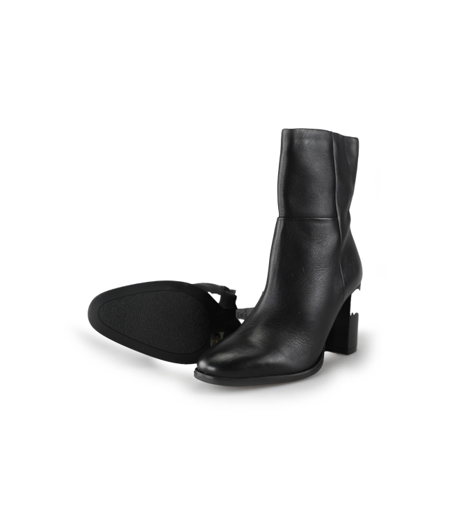 Lina Locchi Enkellaarzen