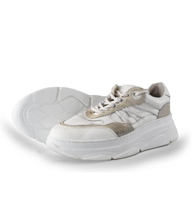 Omoda Sneakers
