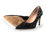 Guess Pumps