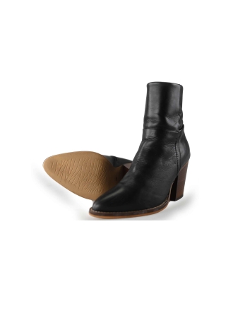 Lina Locchi Enkellaarzen