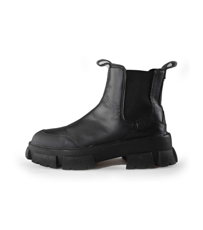 Steve Madden Chelsea boots