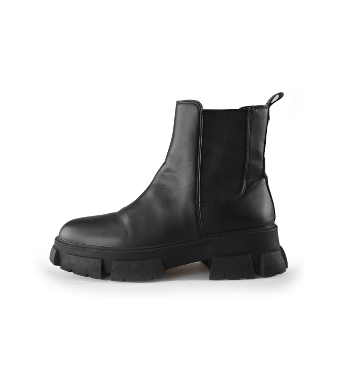 Steve Madden Chelsea boots
