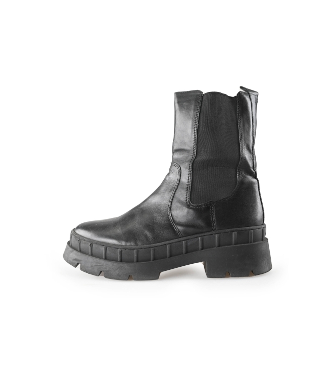 Nelson Chelsea boots