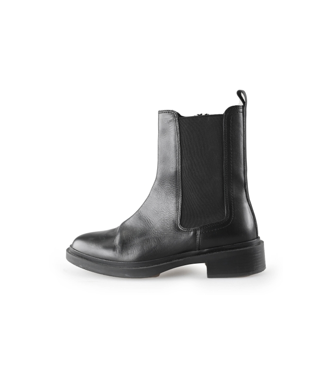Nelson Chelsea boots