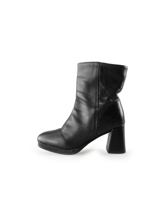 Lina Locchi Enkellaarzen