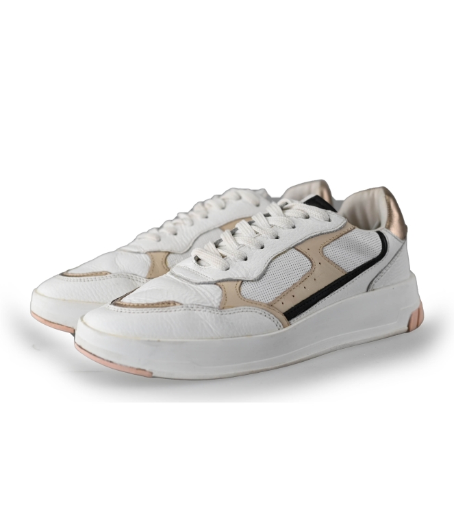 Omoda Sneakers