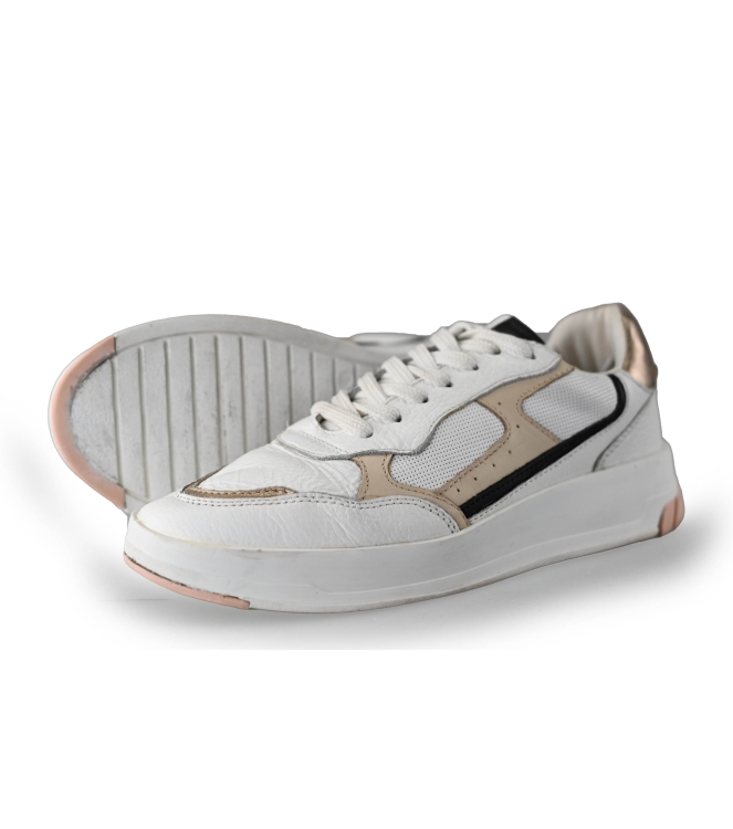 Omoda Sneakers