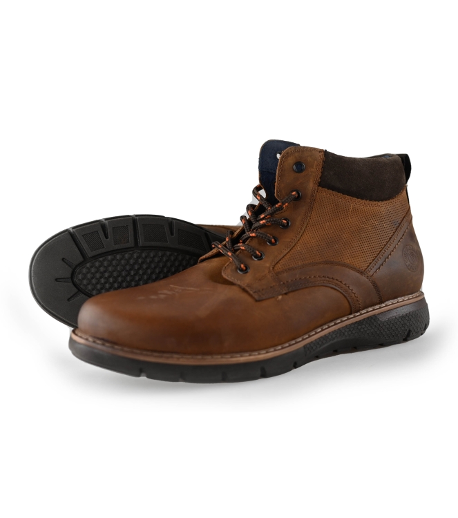 Outfielder Hoge sneakers