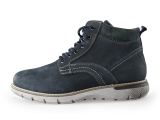 Outfielder Hoge sneakers