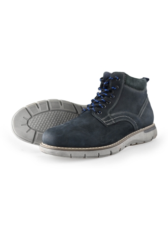 Outfielder Hoge sneakers