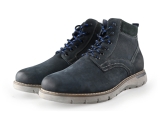 Outfielder Hoge sneakers