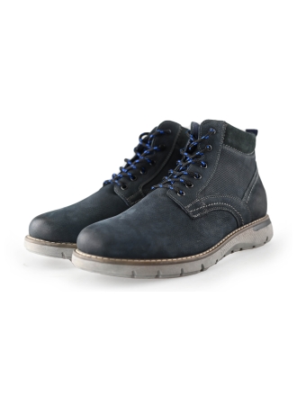 Outfielder Hoge sneakers