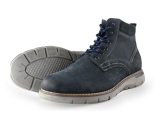 Outfielder Hoge sneakers