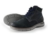 Outfielder Hoge sneakers