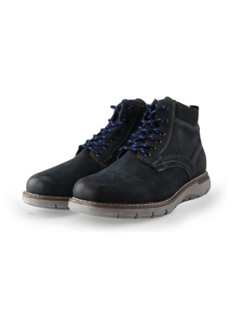 Outfielder Hoge sneakers