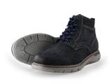 Outfielder Hoge sneakers
