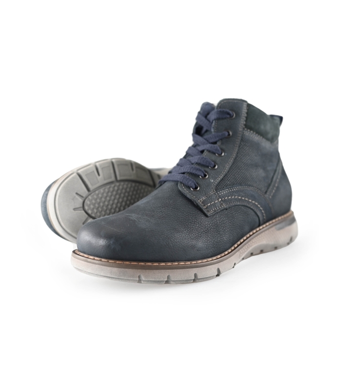 Outfielder Veterboots